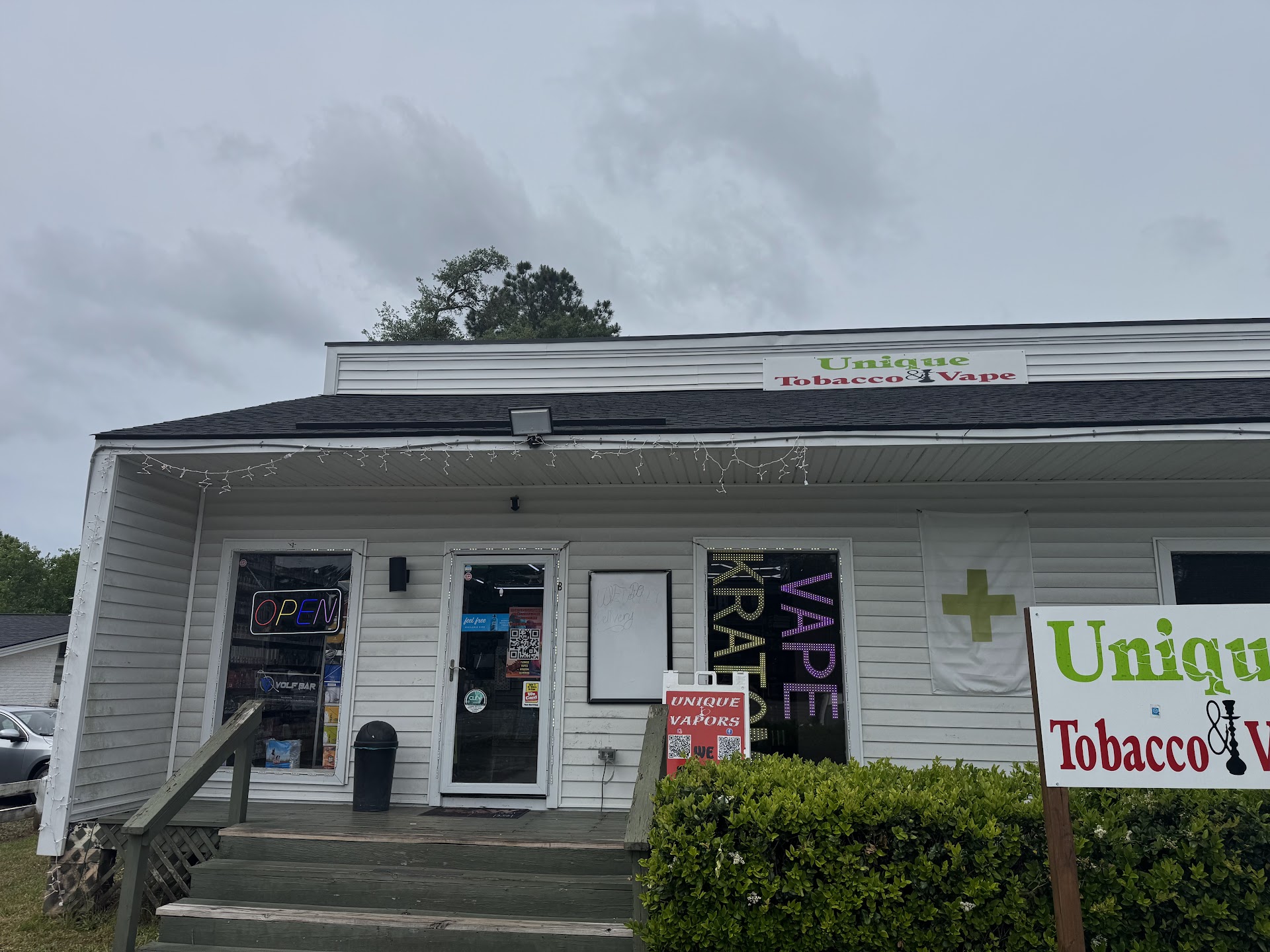 Unique Vapors in Summerville, United States - reviews,open hours,photo  spots, things to do | WanderBoat AI Trip Planner
