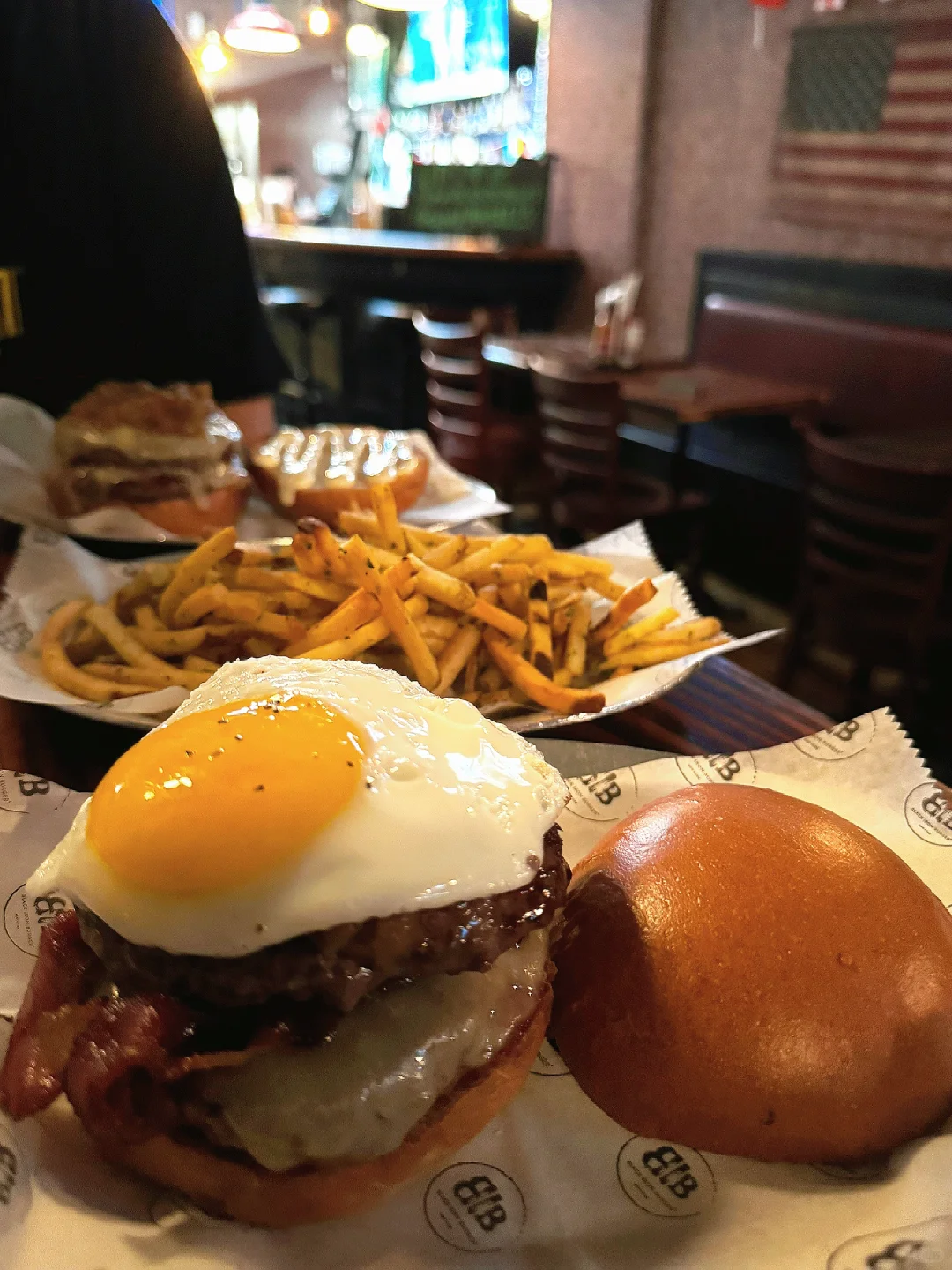 NYC | The Secret Burger Joint Only the Locals Know in New York 🍔