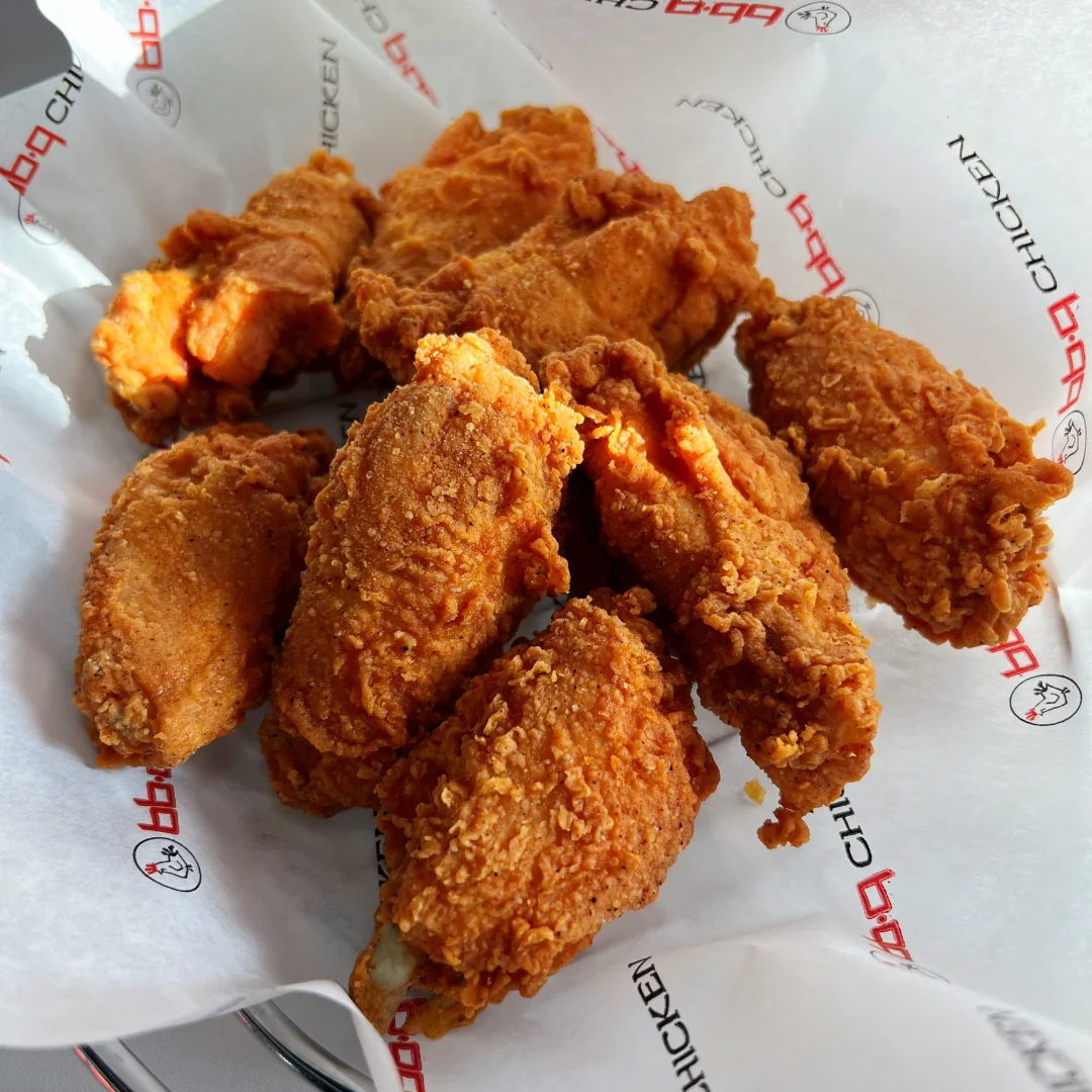 Exploring bb.q Chicken: A Taste of Korean Fried Chicken in Minnesota 🍗
