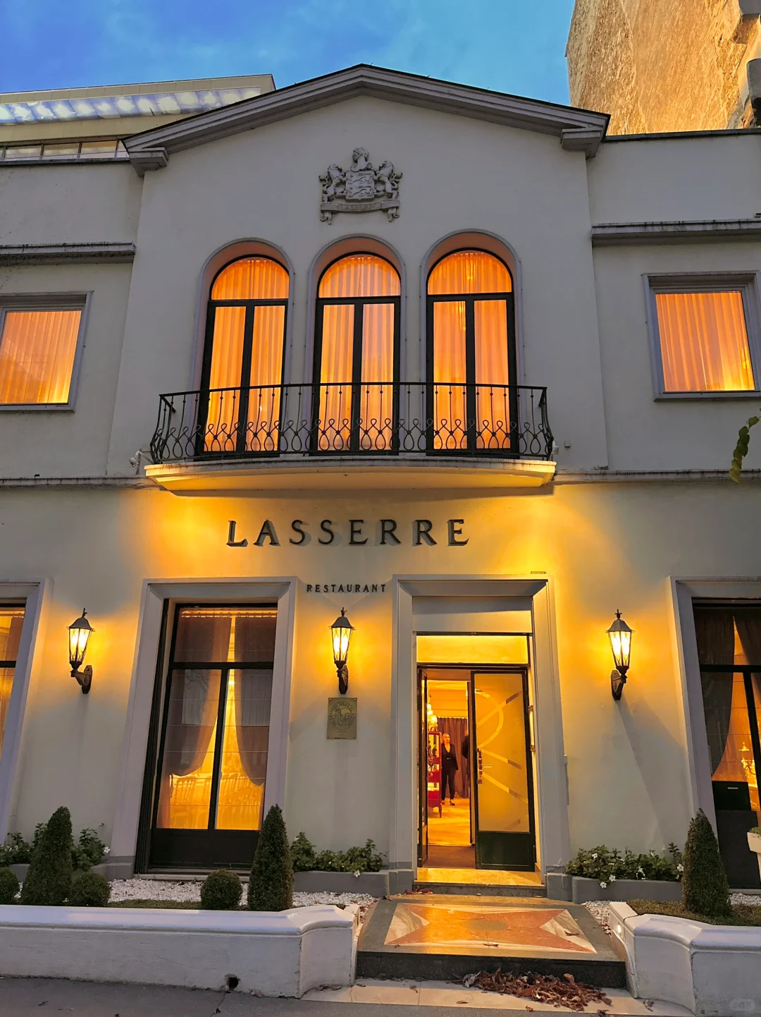 🇫🇷 Paris Michelin 1-Star 🌟 Lasserre 🍷 with 11-Year DRC