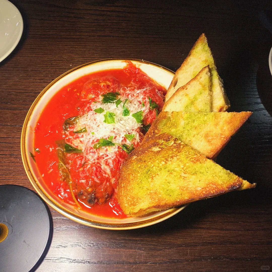 Cincinnati Food Guide | Five on Vine: A Must-Try in OTR