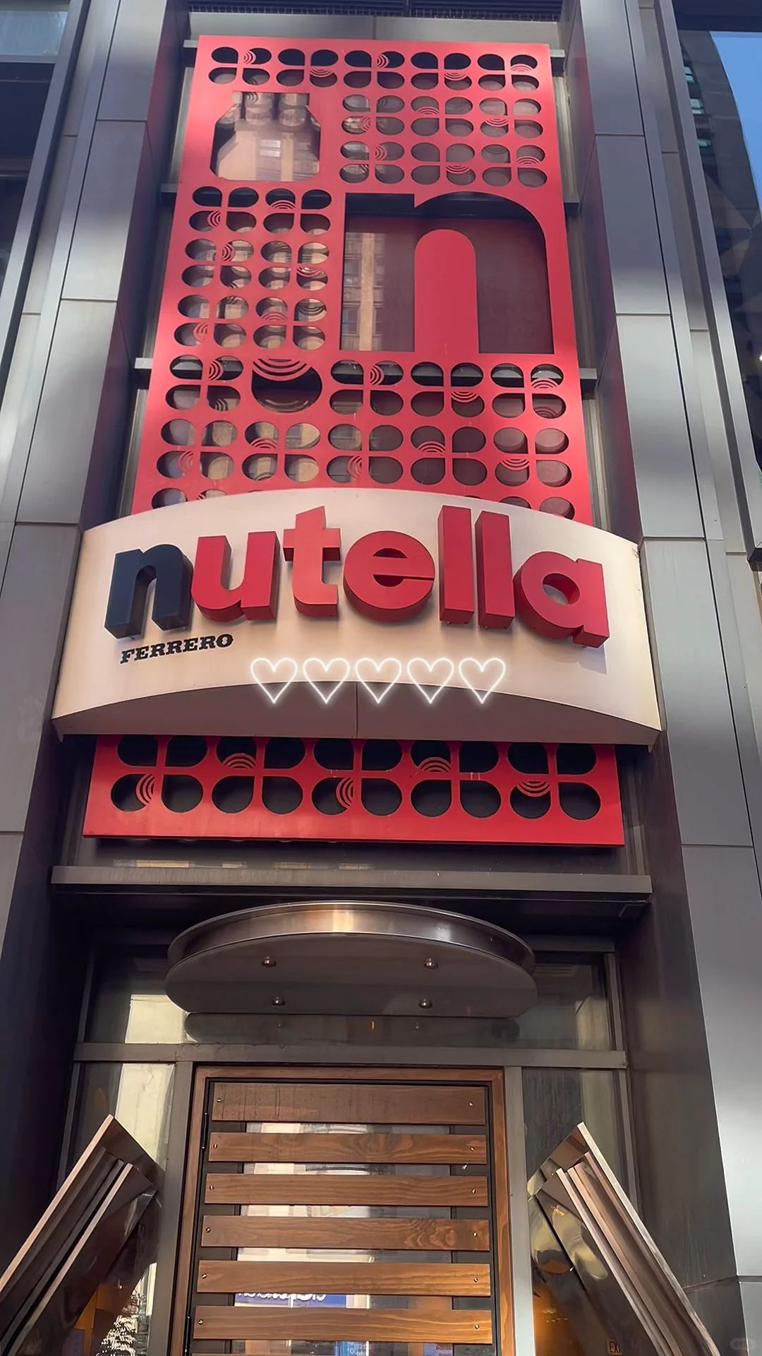 Checking Out Chicago's Nutella Cafe: Customize Your Own Jar!