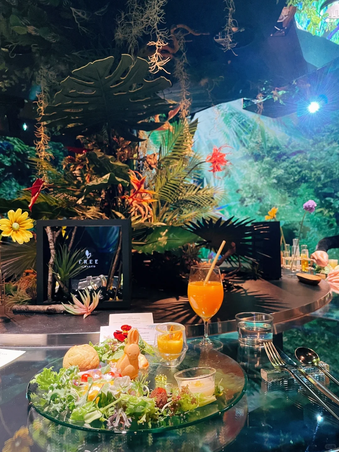 A Little Stay in Tokyo ~ Days 22 & 23: Dining in a Tropical Rainforest-Themed Restaurant