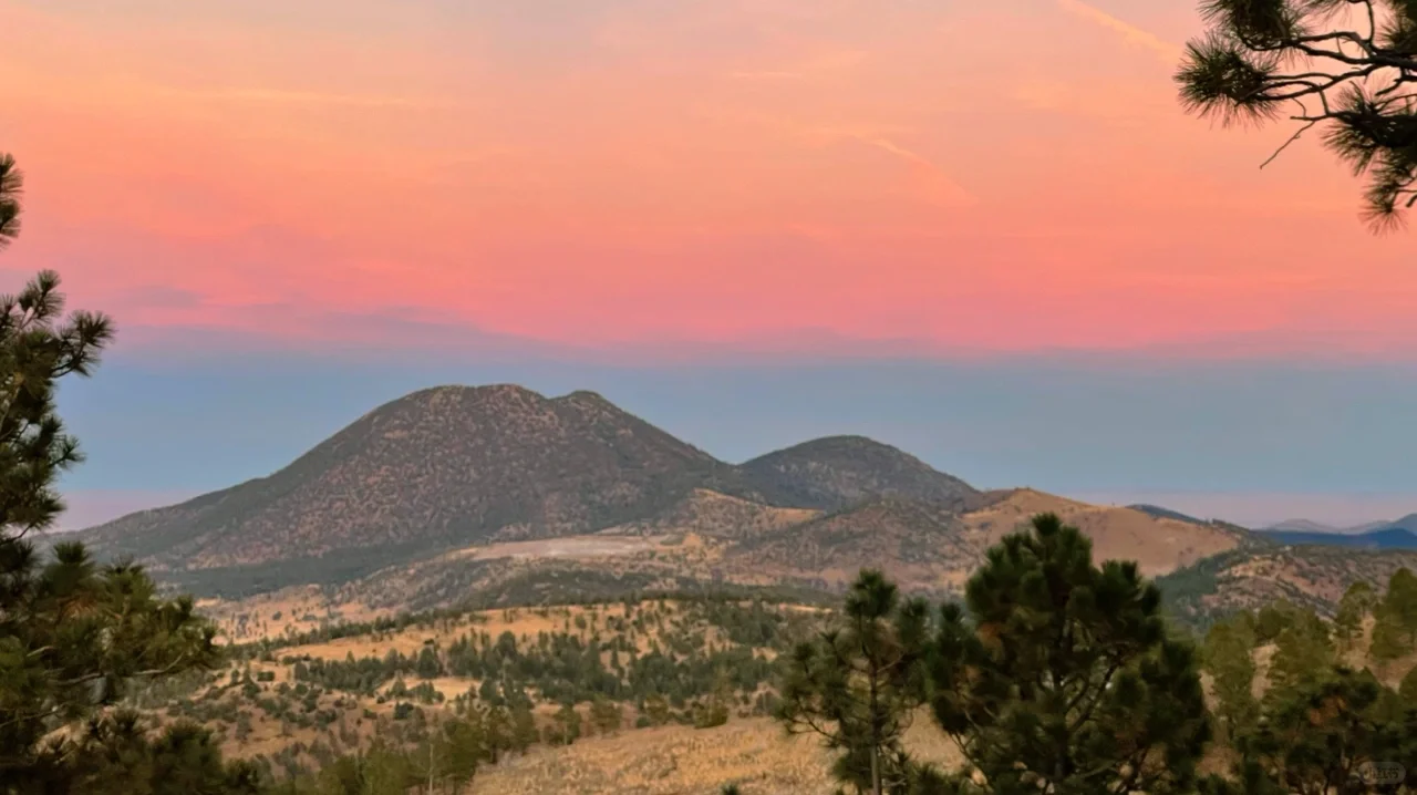 AZ's Stunning Watercolor Sunset in Flagstaff