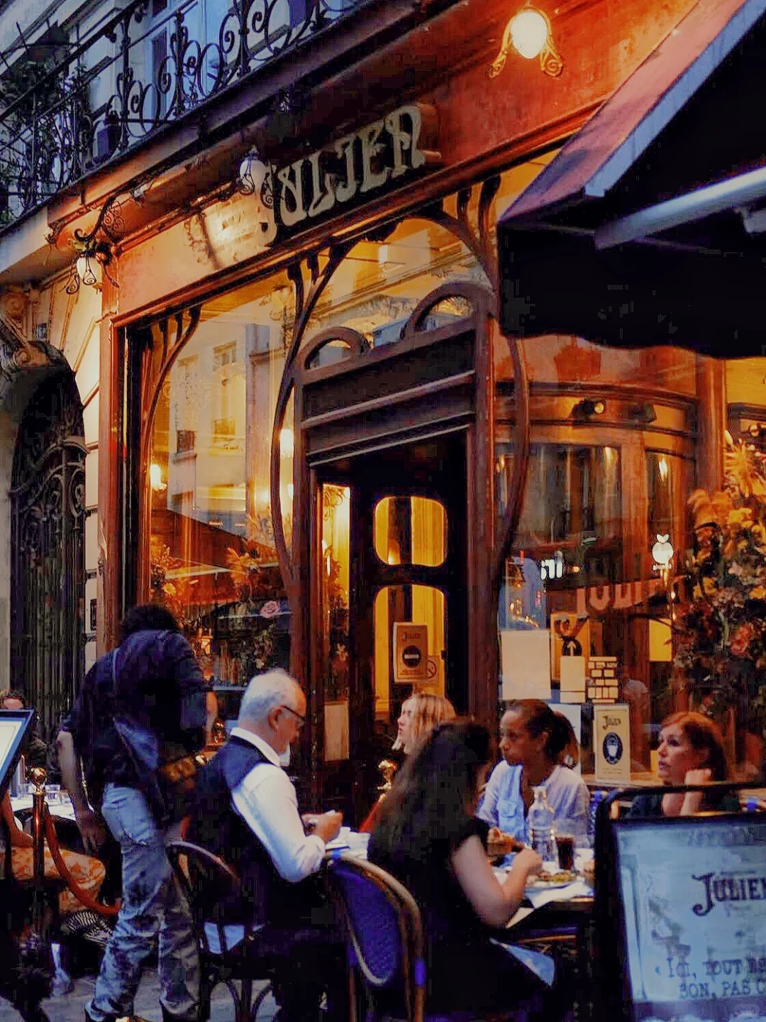 Parisian Classic Eatery: What Did 20th-Century French Diners Actually Eat?