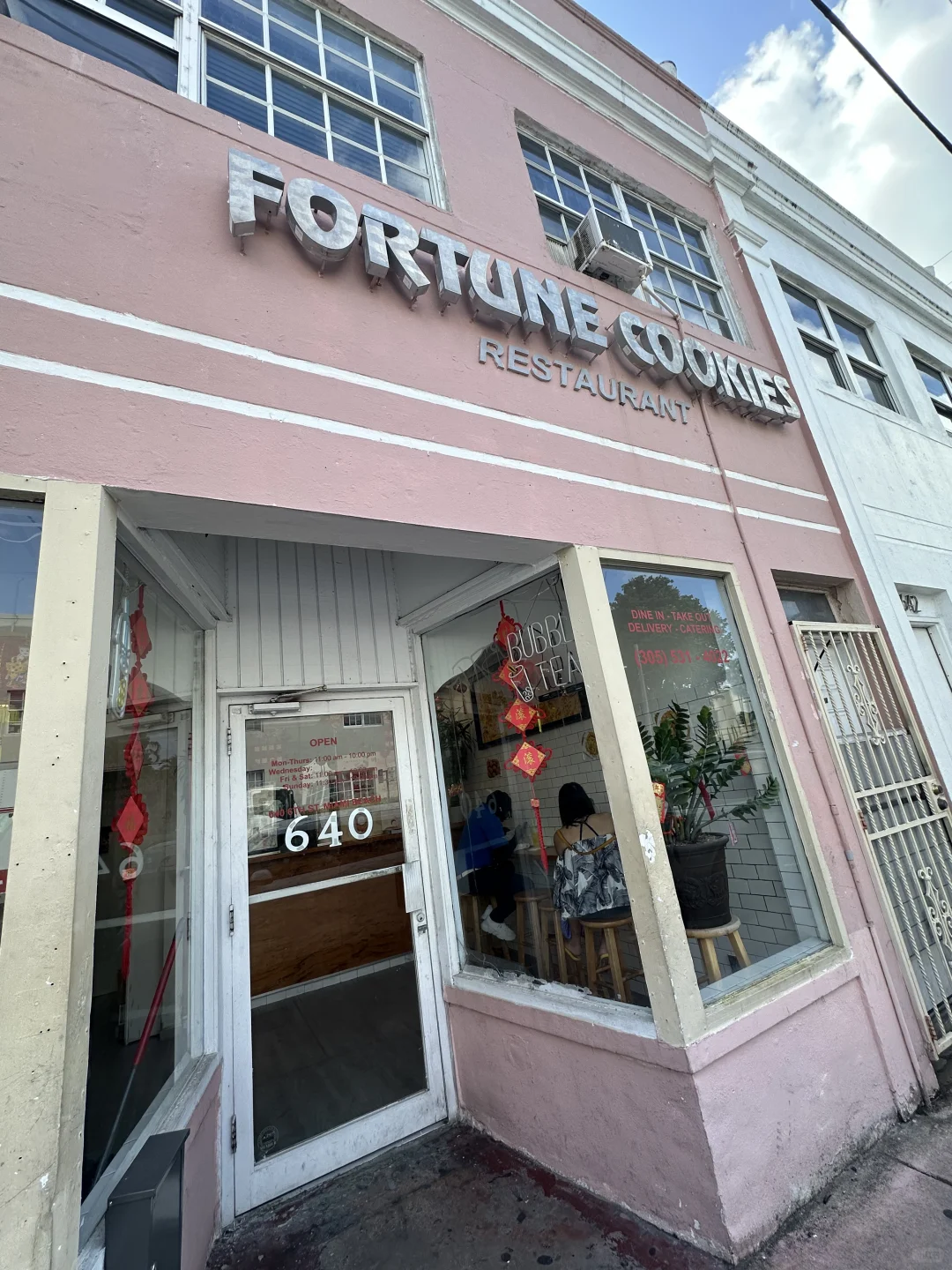 Whoa! You Won't Believe the $10 Fast Food Joint in Miami South Beach!