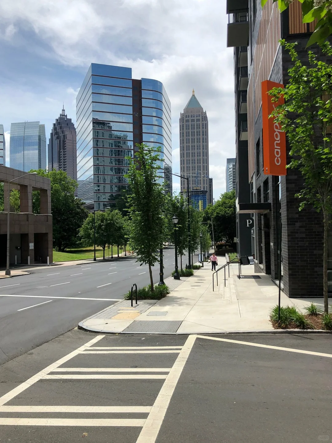 **Atlanta Canopy: Super Spacious 😭 Feels Just Like Home and Incredibly Affordable!**