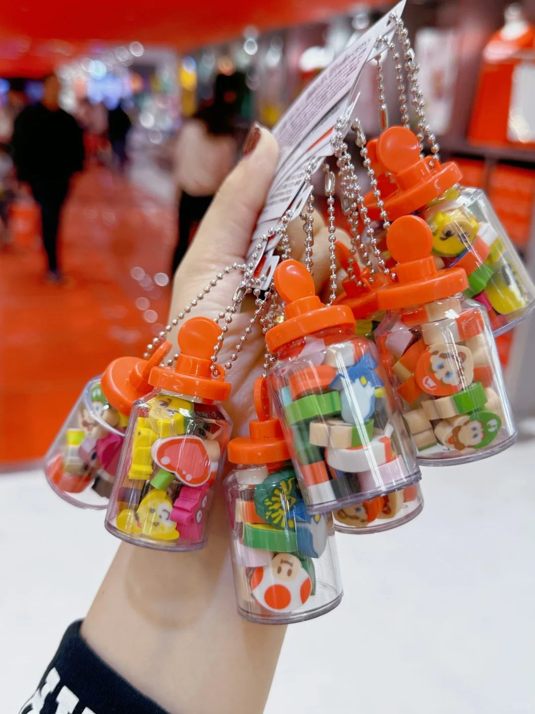 Not visiting the Nintendo office without a rubber bottle is like not going at all!!