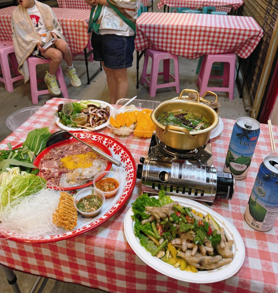 LA Street Food Chronicles Part 2: Thai Night Market! Live Updates!