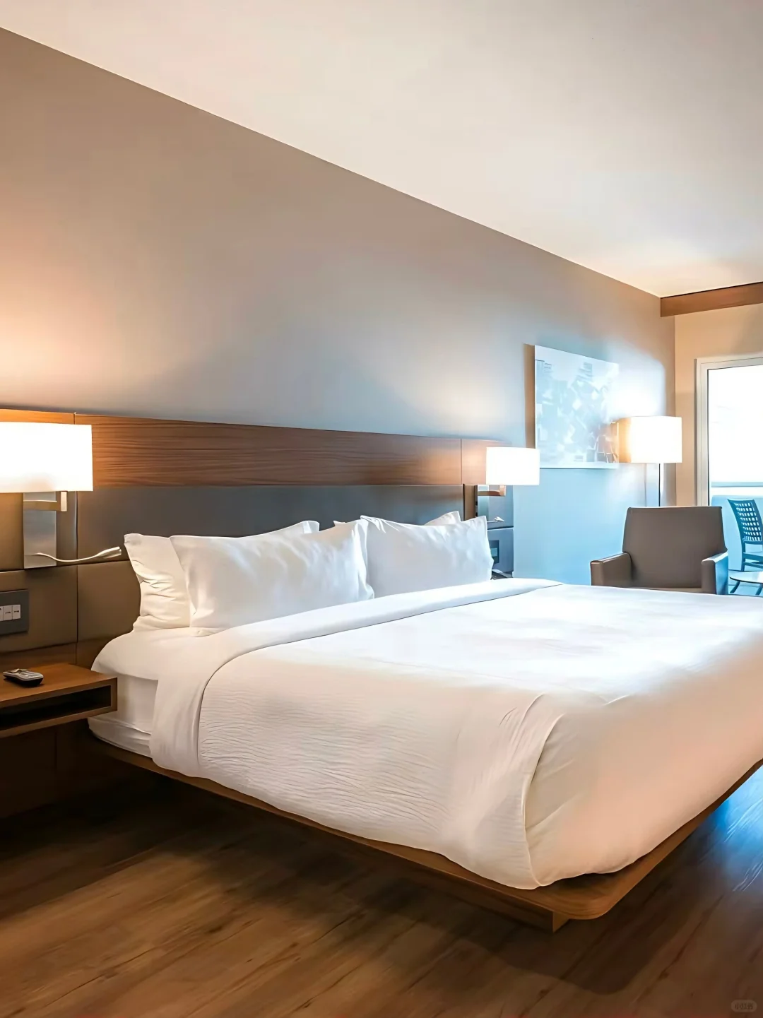 Come to Chicago! Lock in This Huge and Budget-Friendly Hotel!