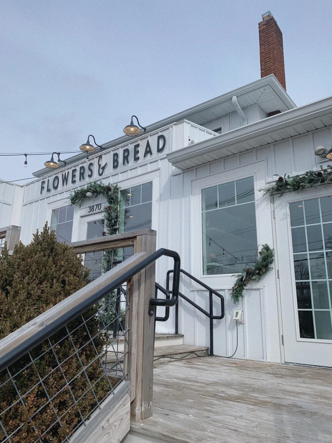 Columbus Exploration | One of the Few Coffee Florist Shops Perfect for Photos