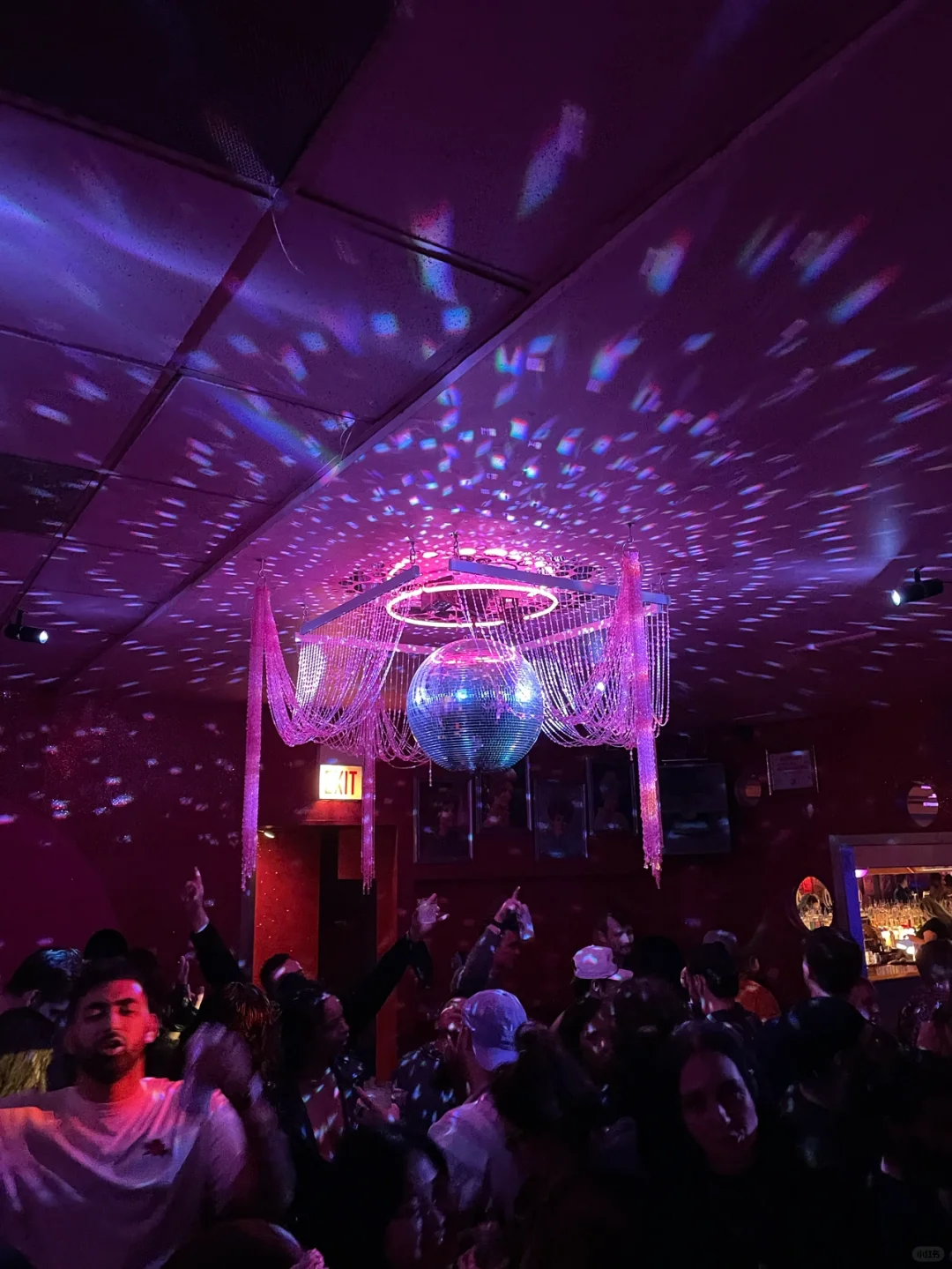 **Recommended Nightclub for Dancing in Chicago - Beauty Bar!!**