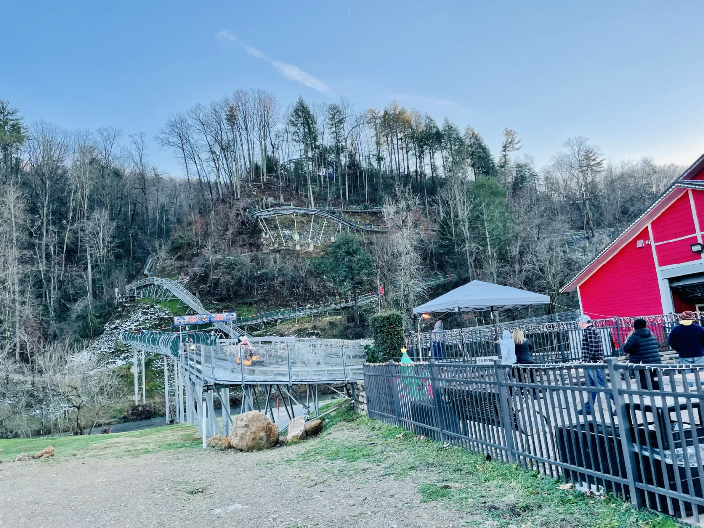 Budget Travel Guide to Pigeon Forge: The Little Las Vegas of the Great Smoky Mountains