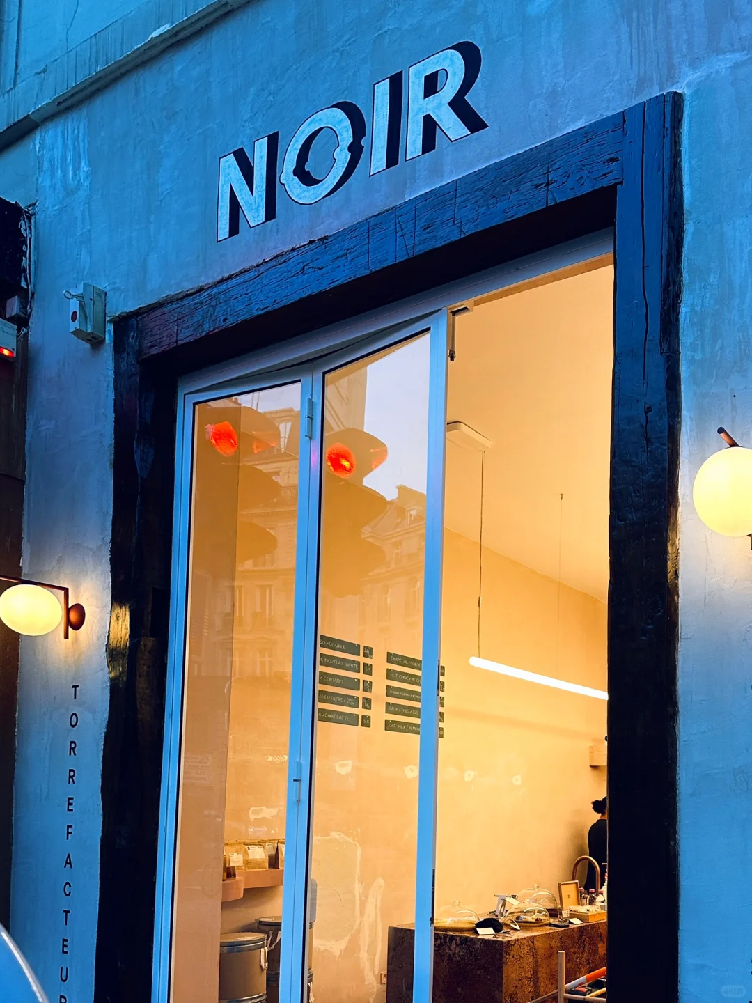 Paris Café Scene | Noir Just Opened a New Spot