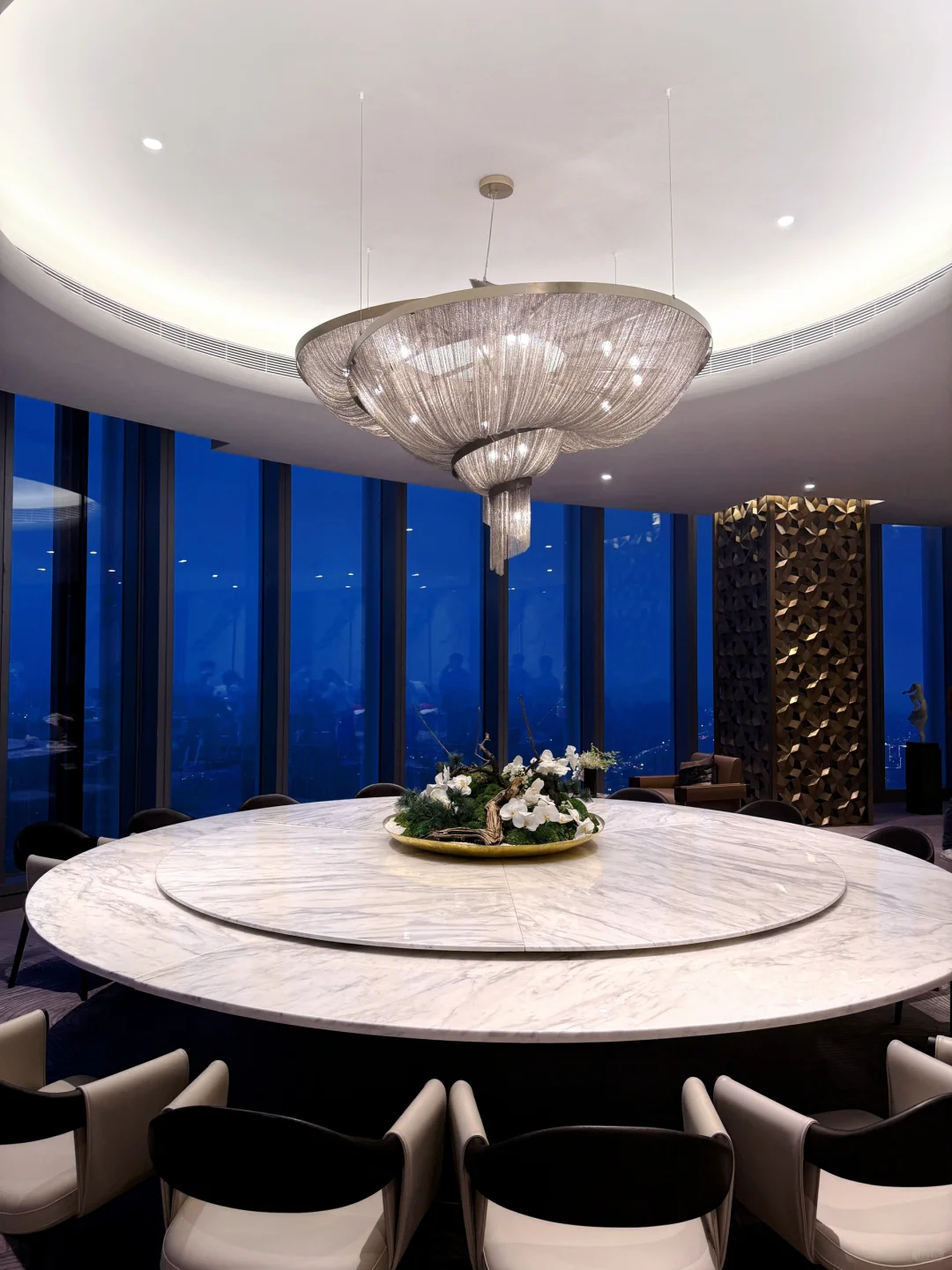 Ugly Girl in NYC Freshman Group Chasing Love Like Crazy 11