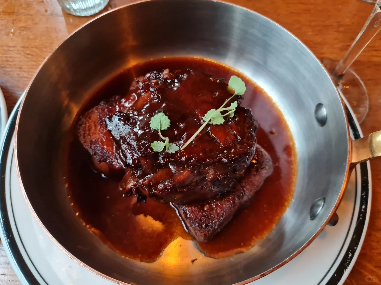 Paris Eats ‖ Iconic French Bistro with a Century of History – Warm, Vintage Ambiance