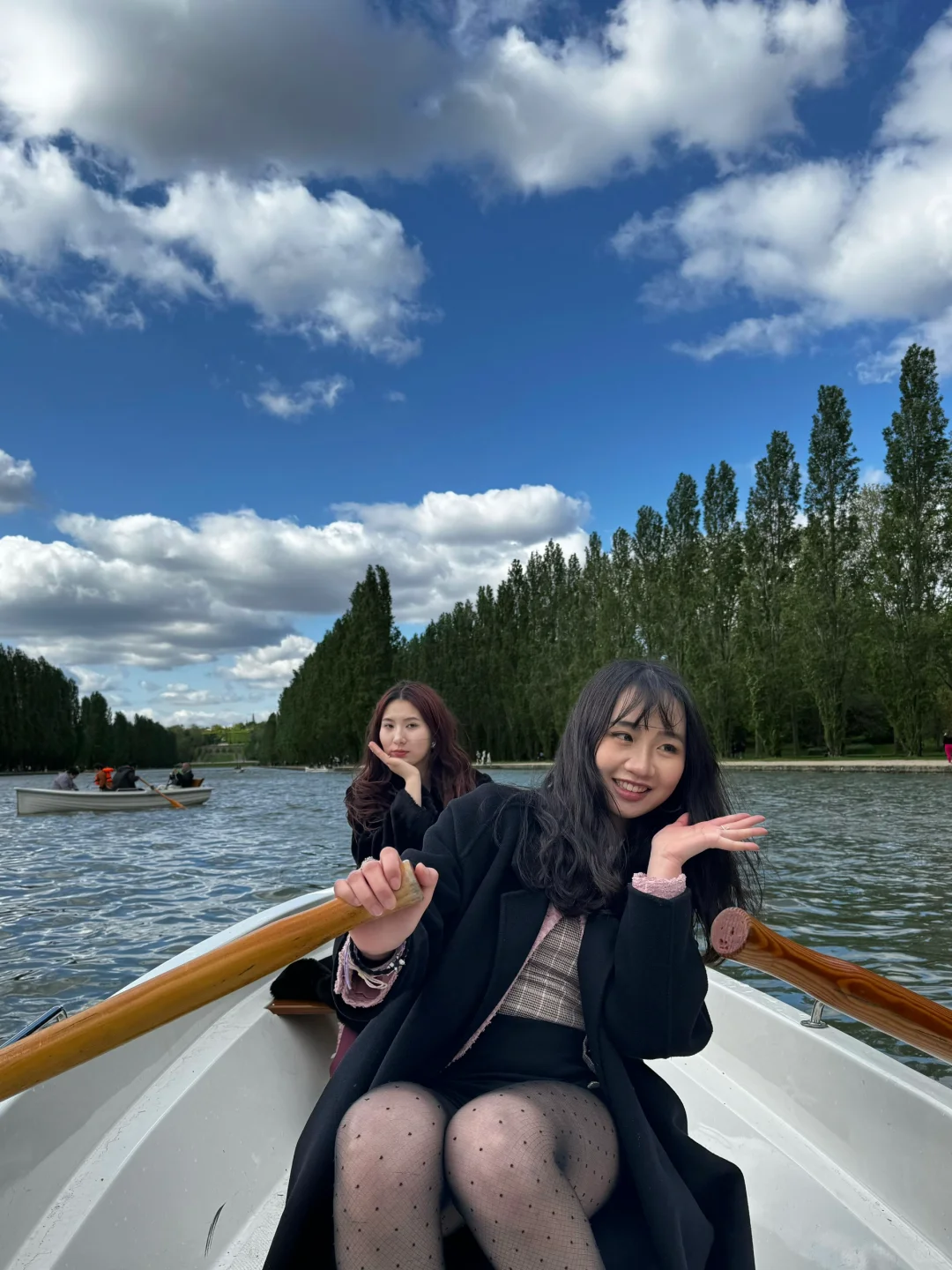 Paris 😜 Fun Weekend = Besties, Sunshine, Parks, and Puppies