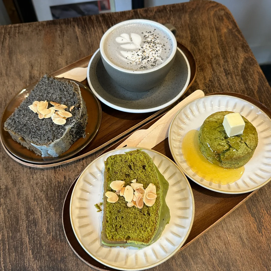 Top-Rated Korean Café in Paris: Black Sesame Latte is a Must-Try! 😍
