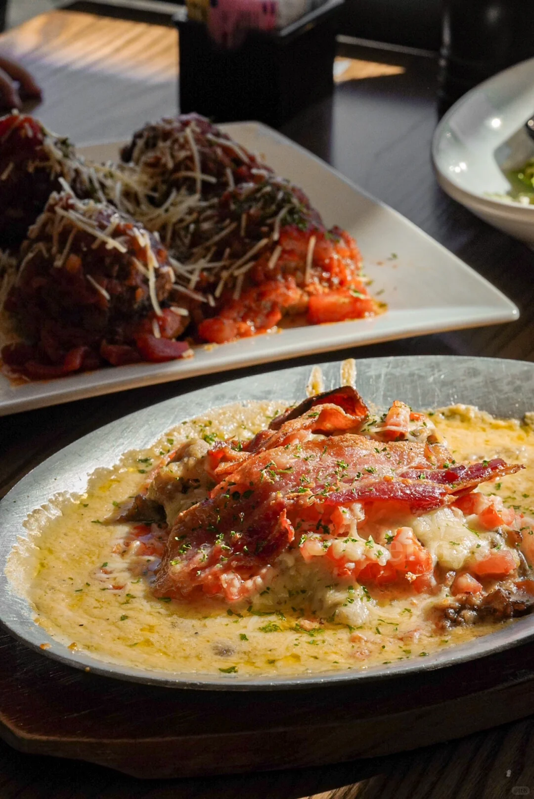 Road Trip to Cincinnati & Louisville: 8 Must-Try Food Spots to Eat at!