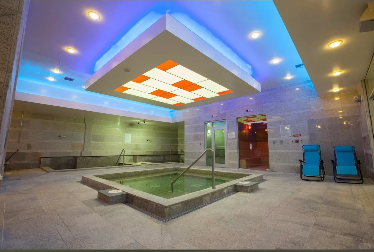 Seattle Small-Scale Bathhouse (Menu Included)