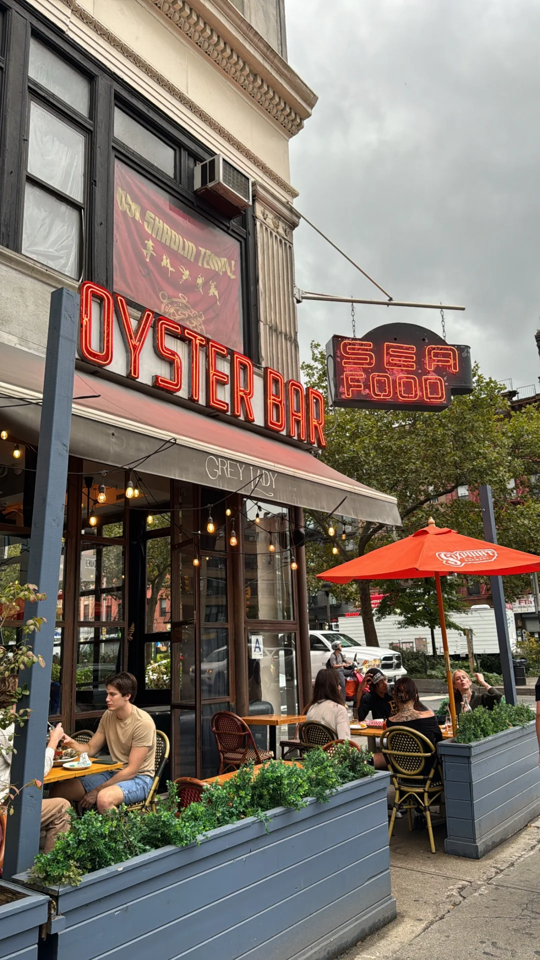 Oysters in NYC for Just $1 Each!!!
