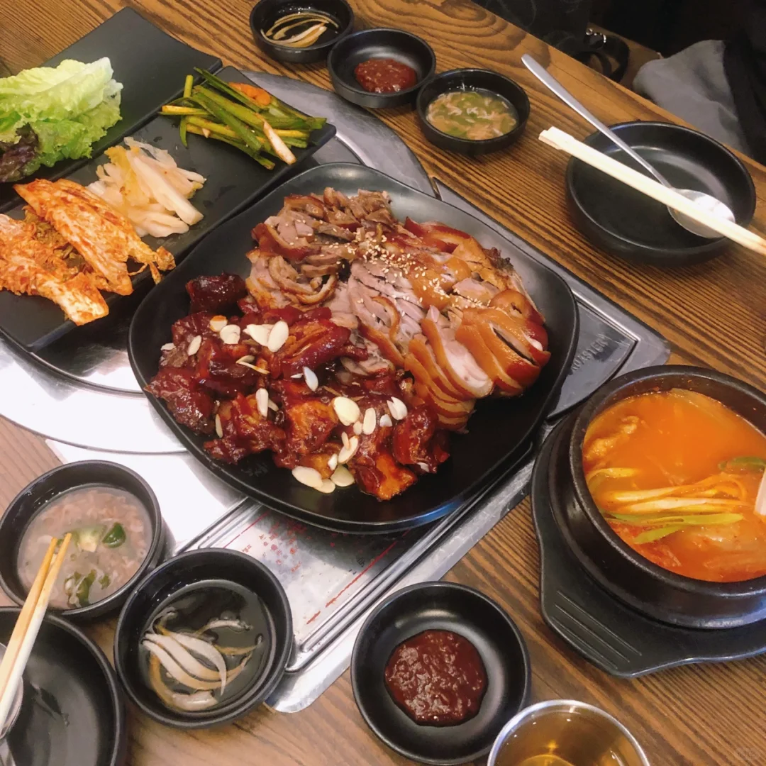 "This Korean Pork Trotters Spot in Atlanta | Absolutely Divine!"