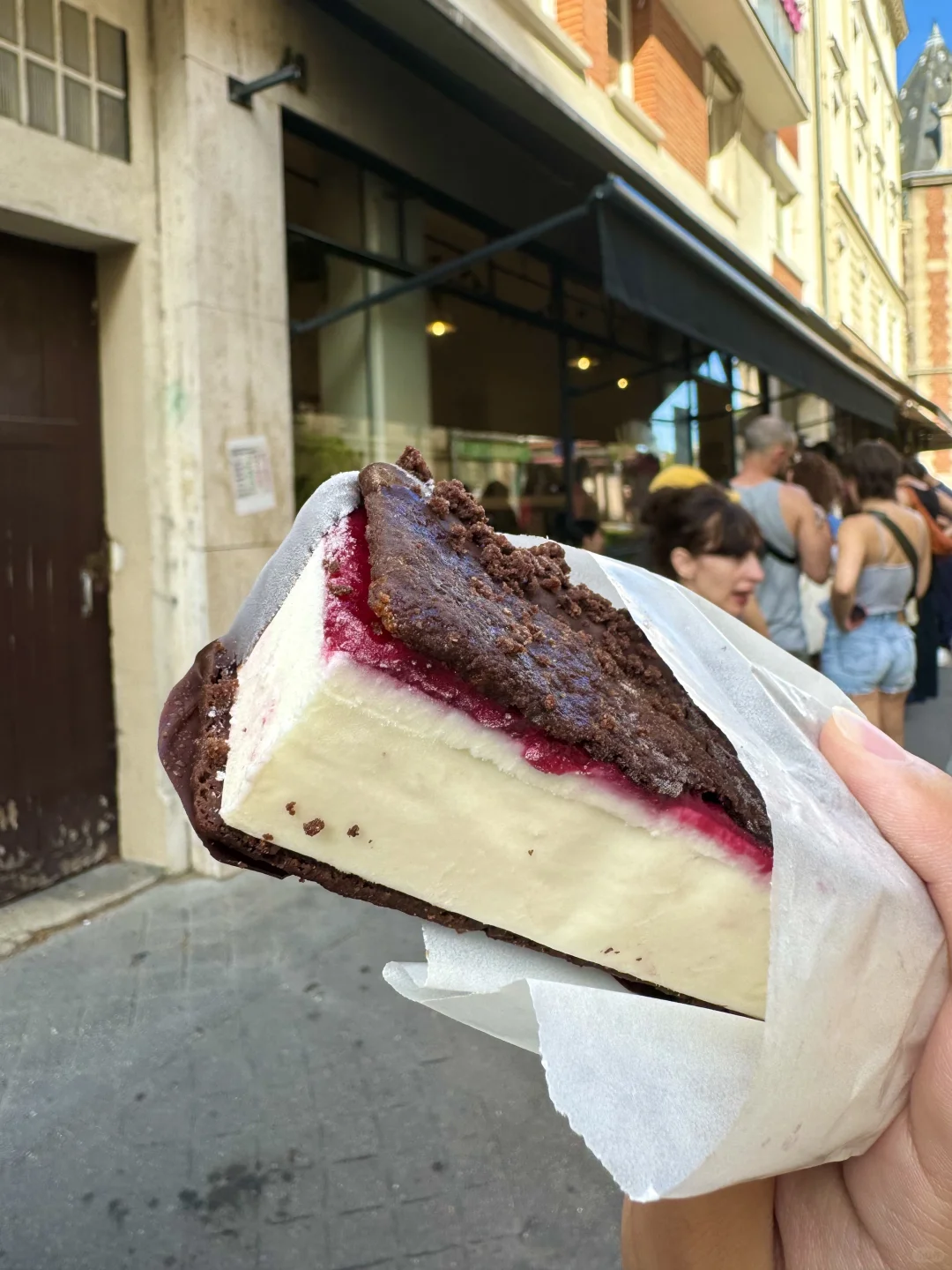 Paris Heatwave? No Sweat! 🍦 The French Can't Get Enough of This Ice Cream Sandwich