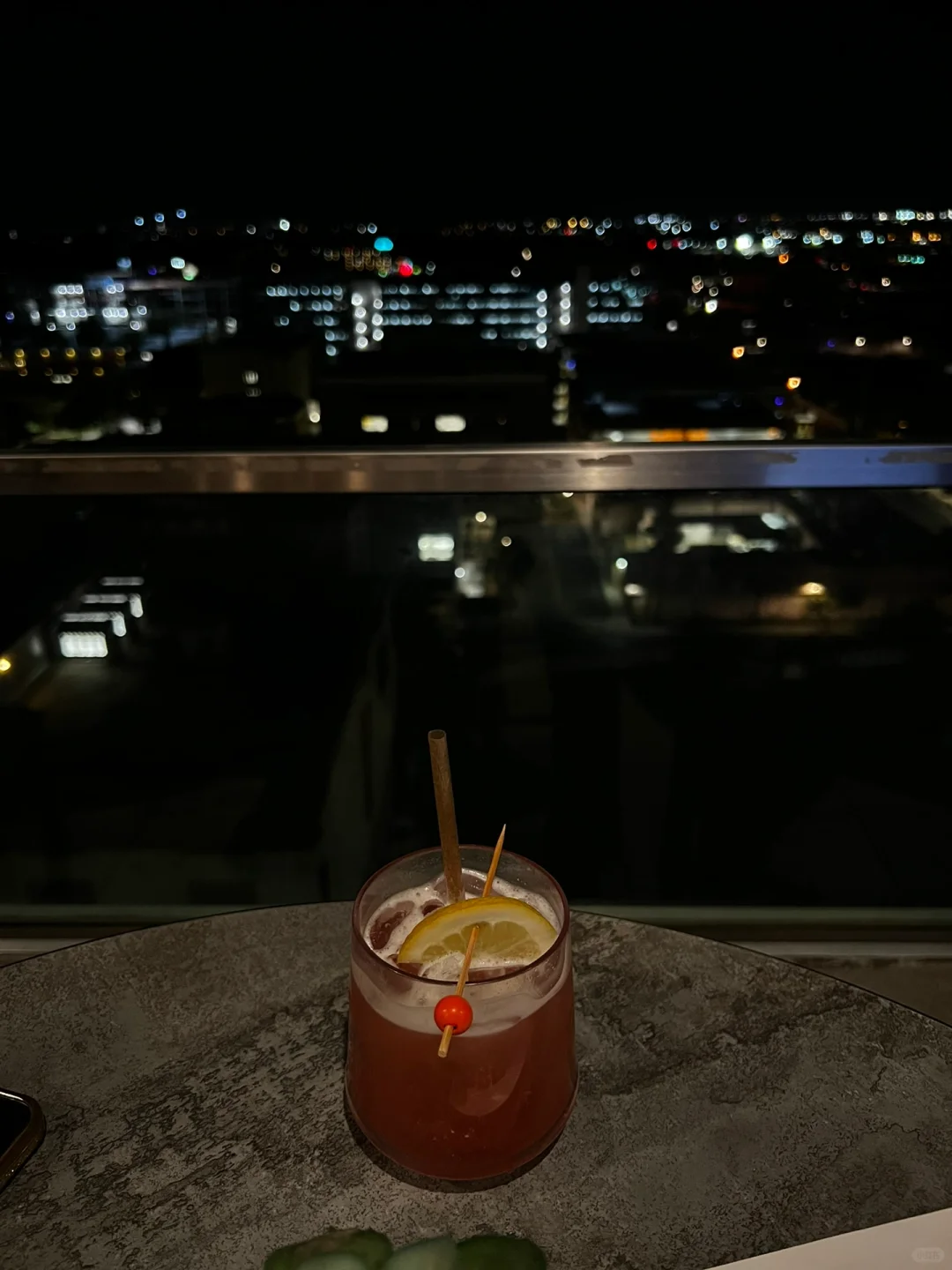 The English translation of the social media post title "Tempe rooftop Alibi" would remain the same, as it is already in English. However, if you meant to provide a title in Chinese for translation, please share the correct text, and I’d be happy to assist! If "Tempe rooftop Alibi" is the intended title, it suggests a trendy or stylish rooftop venue in Tempe, possibly a bar or lounge, with "Alibi" implying a cool, secret