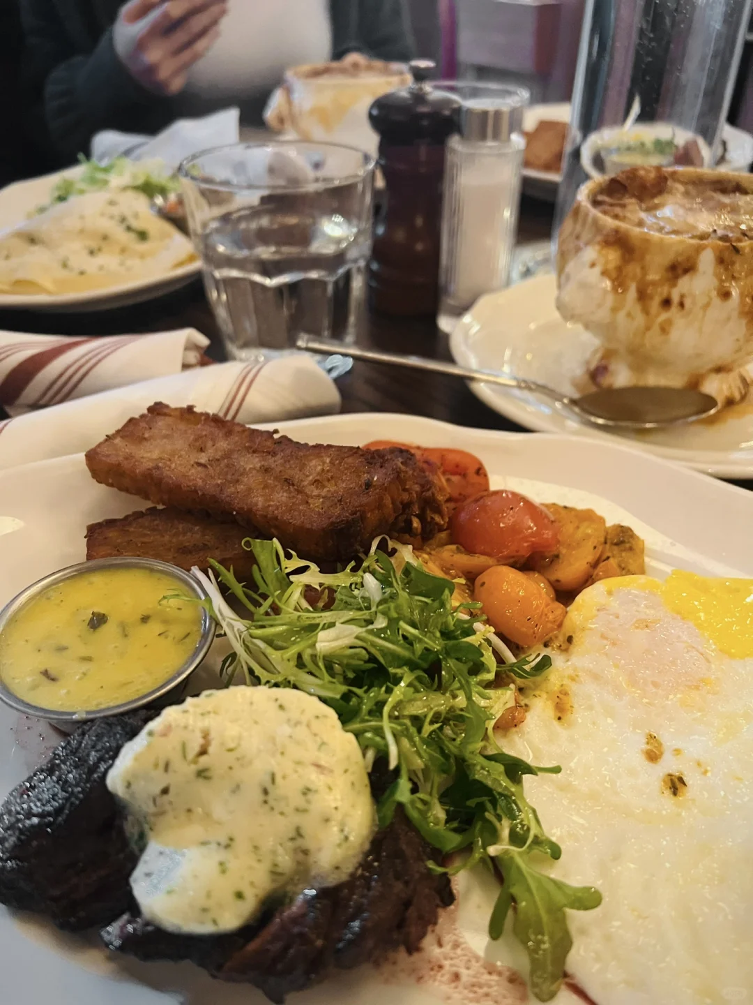 "Exquisite French Cuisine in a Stunning Small Town in Chicago's North Suburbs 🇫🇷"