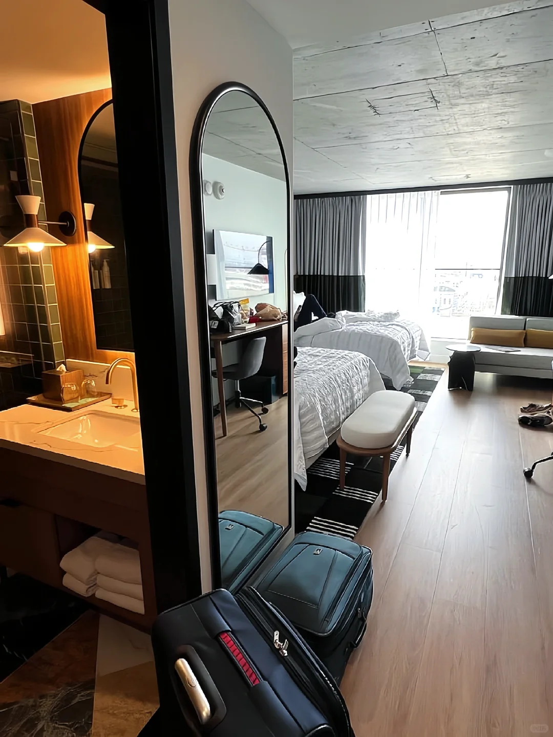 "Scoring a Big and Affordable Hotel in Salt Lake City is My Lucky Break 😄"