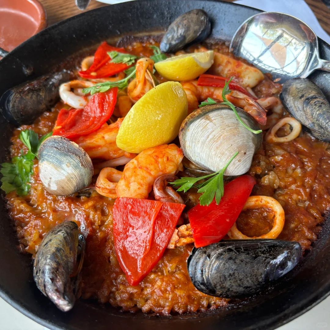 Houston | Barcelona Wine Bar – A Cozy Spanish Tavern