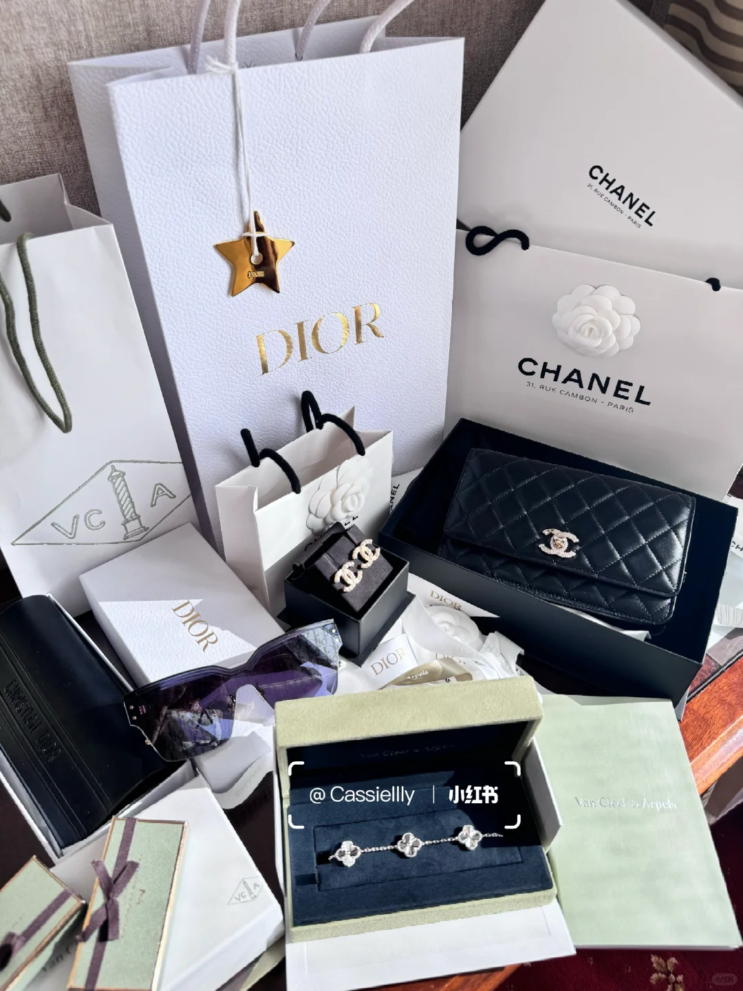 France, you're a shopping paradise! 🇫🇷