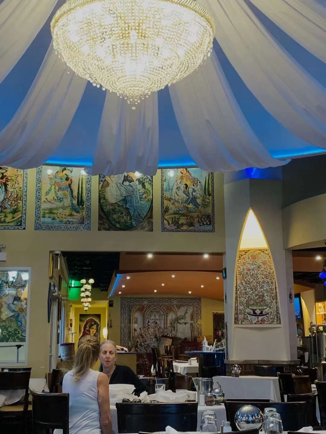 Chi City Food Exploration 🍢 | Noon O Kabab 🕌