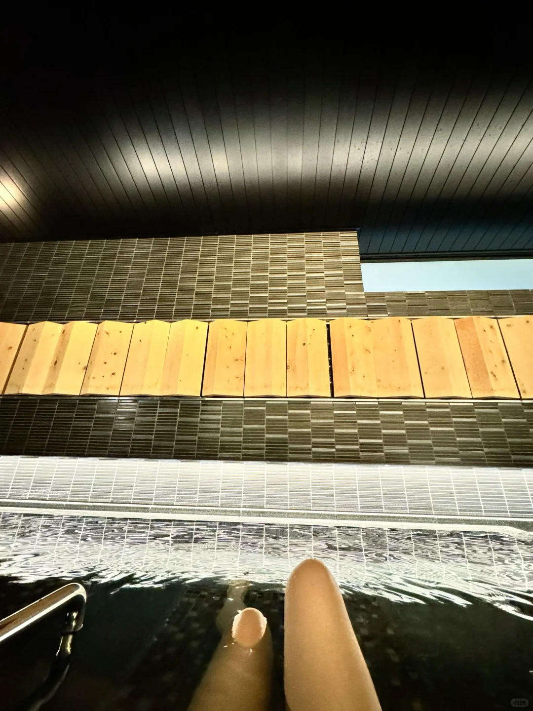 Promise me, you have to stay at this hotel when you're in Tokyo! It's worth every penny, I'm literally crying!