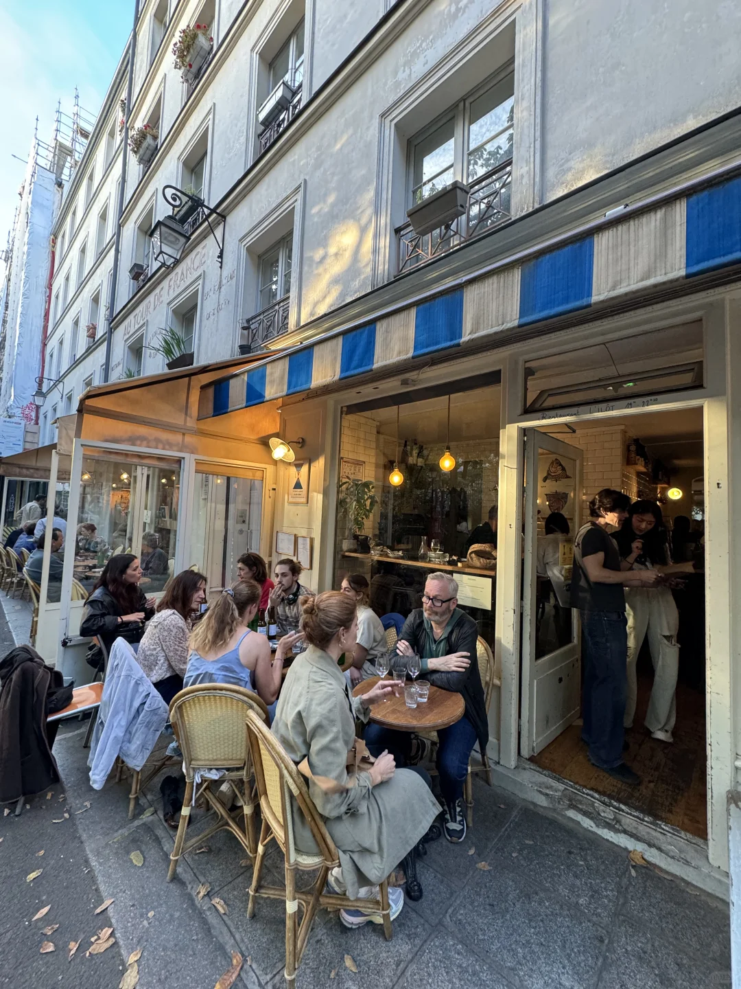 A Must-Try Seafood Spot in Paris' Marais District