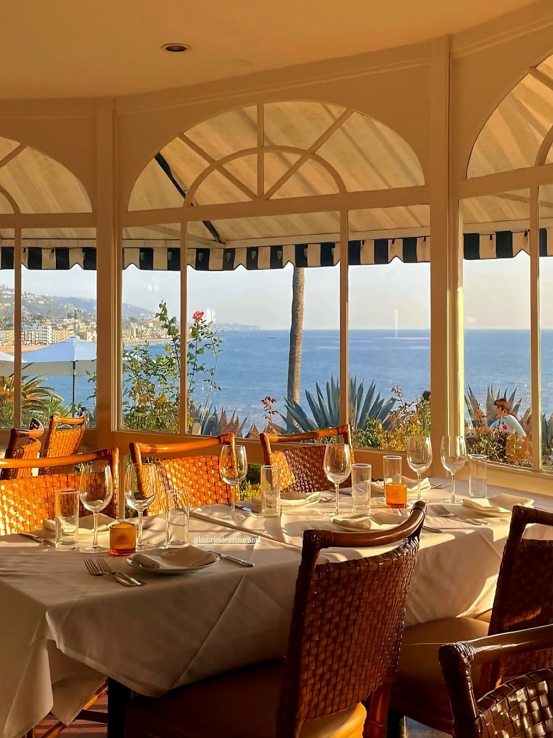 LA Must-Try 🇺🇸: 5 Stunning Oceanfront Restaurants in Los Angeles!