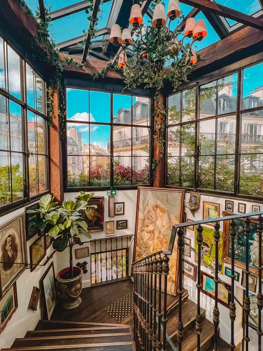 France 💐 I came to Paris just for this stunning rooftop restaurant!!!