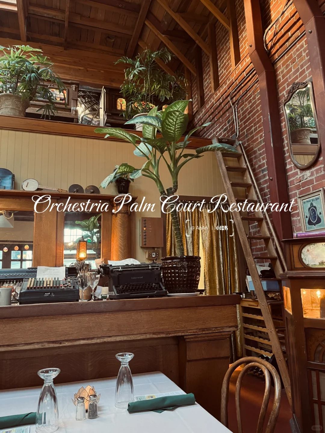 San Jose Retro Diner: Vintage Piano You Can Play Yourself