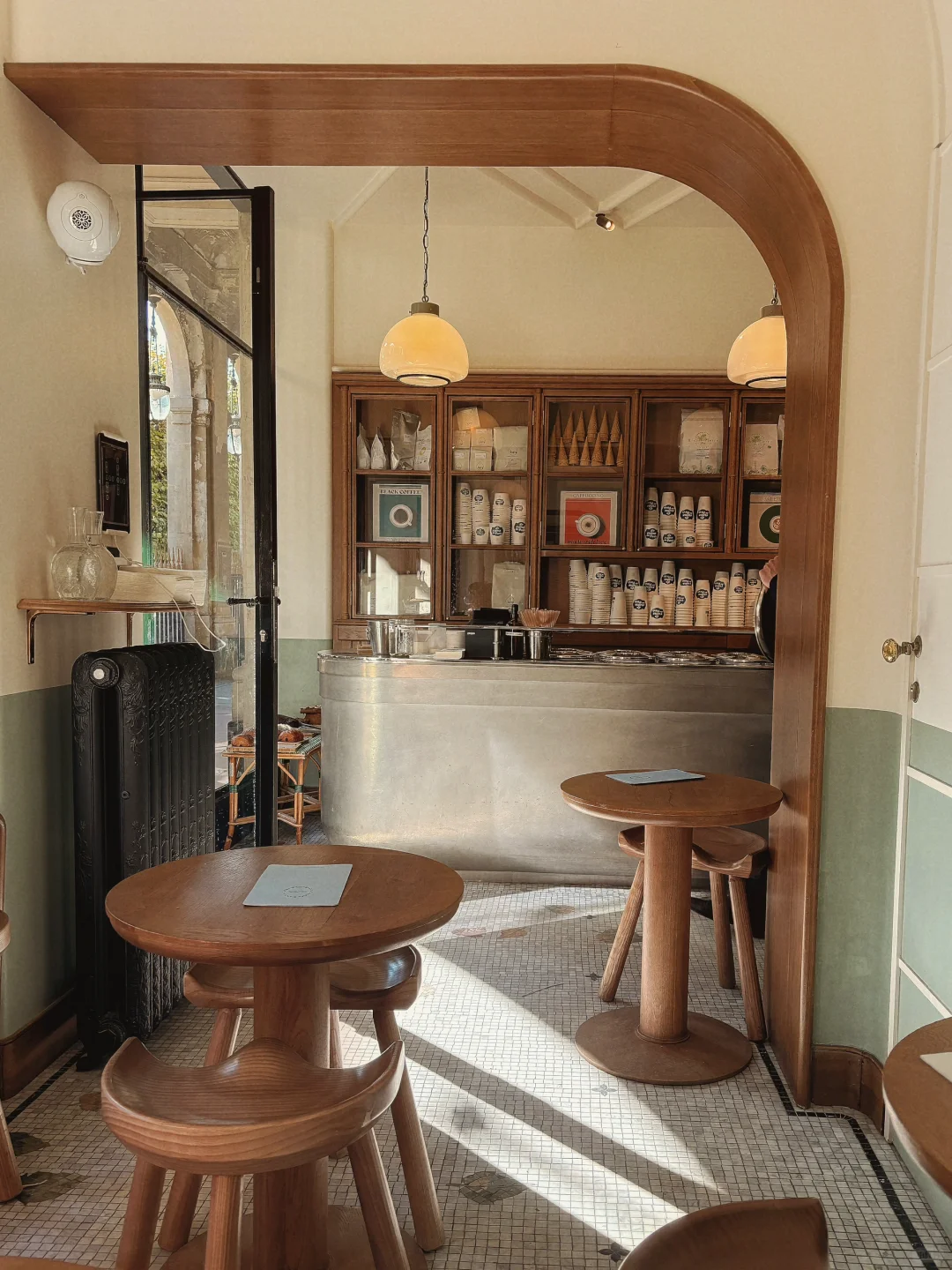 It's perfectly situated in the sun-drenched corridor