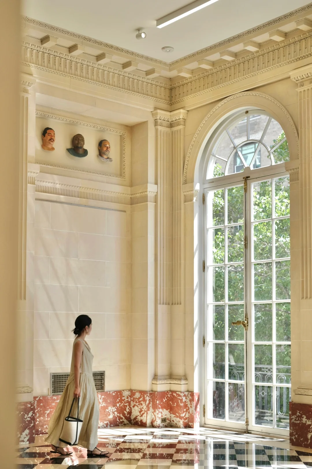 Must-Visit in NYC: The Window That's 🪟🆓 and Absolutely Stunning!!!