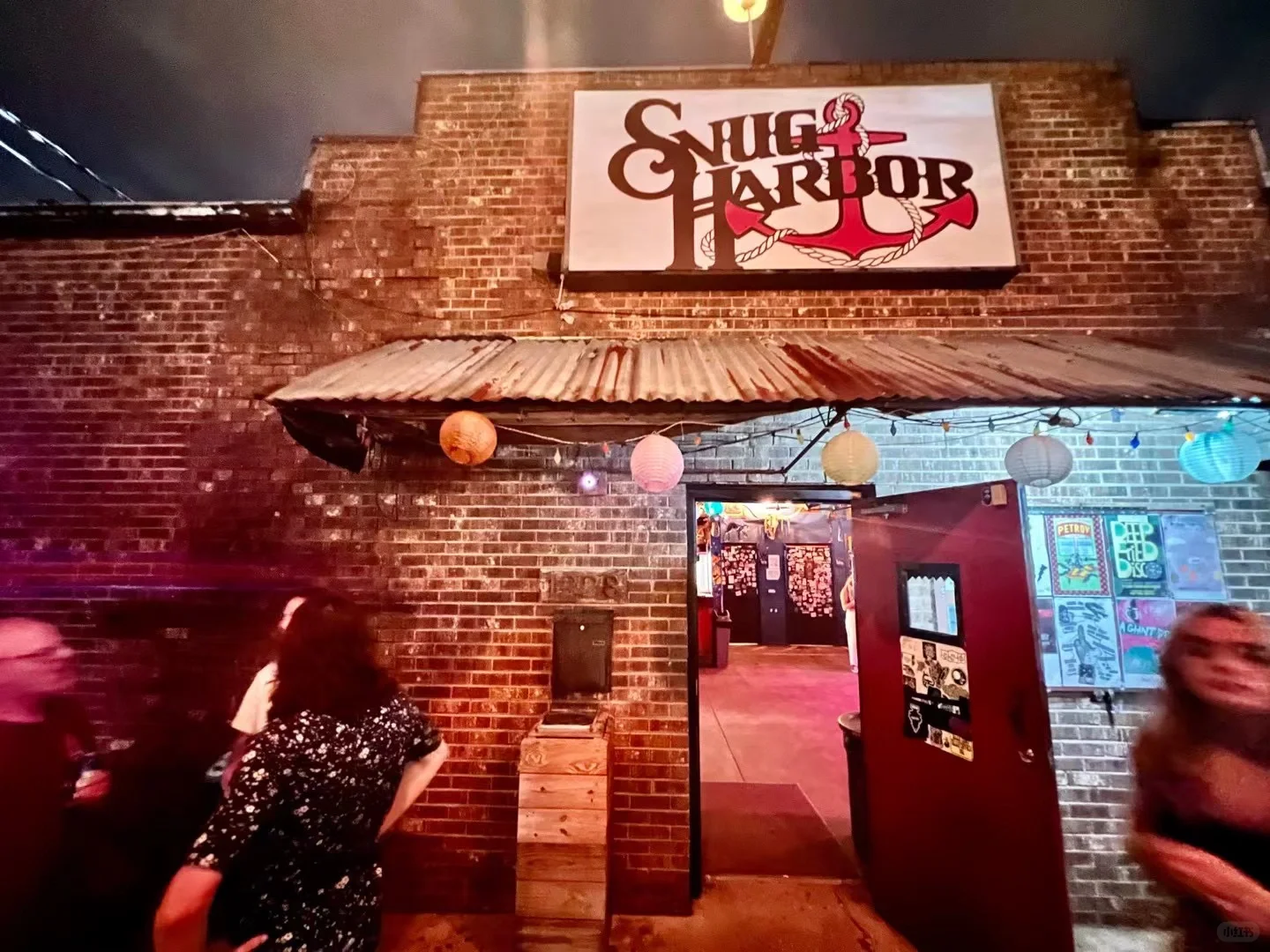 An Afternoon at Snug Harbor Bar in Charlotte