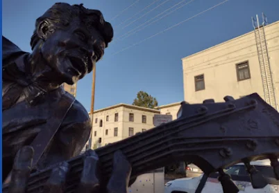 Exploring the Delmar Loop in St. Louis