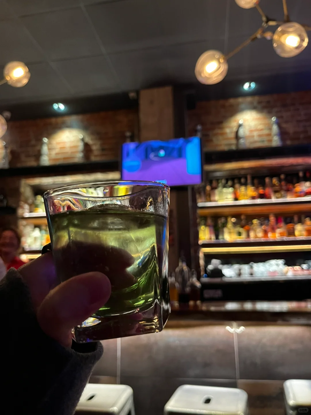 SF | Watching *Tom and Jerry* at a Bar Run by a Shanghai Auntie