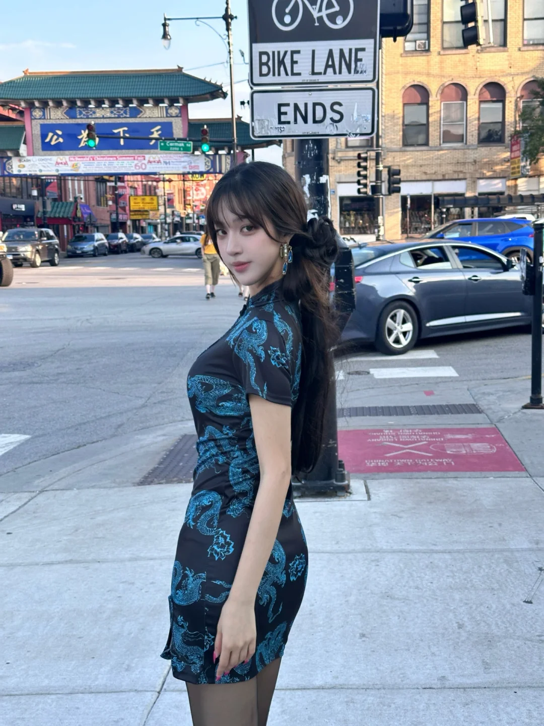 🇺🇸 A White Woman Passing Through Chicago's Chinatown Complimented Me as "Gorgeous