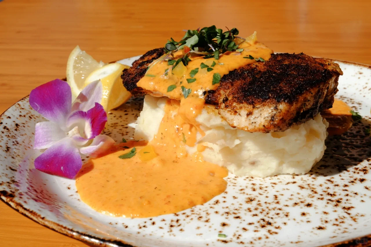 Hawaii Maui Island Travel Guide - Restaurant Hit & Miss List ♥️🖤