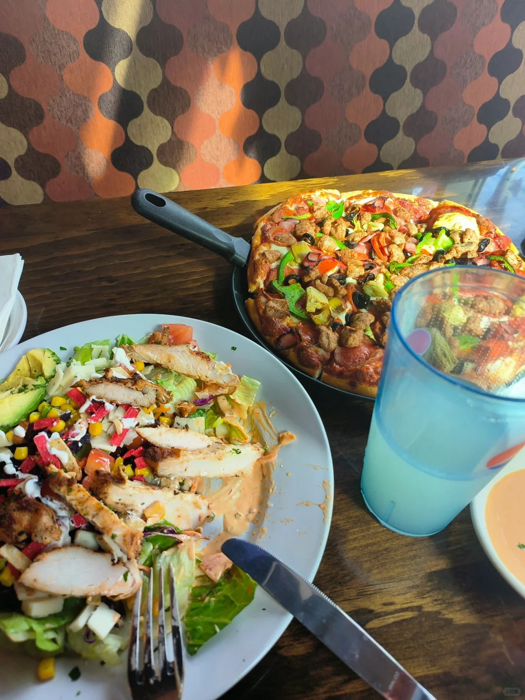 Pete's Pizza & Car Rentals in California, USA