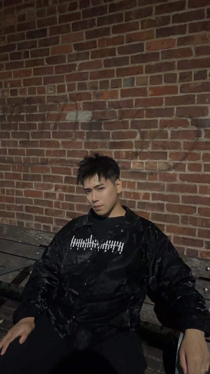 Where Are All the Beautiful Ladies and Handsome Guys Hanging Out in New York?