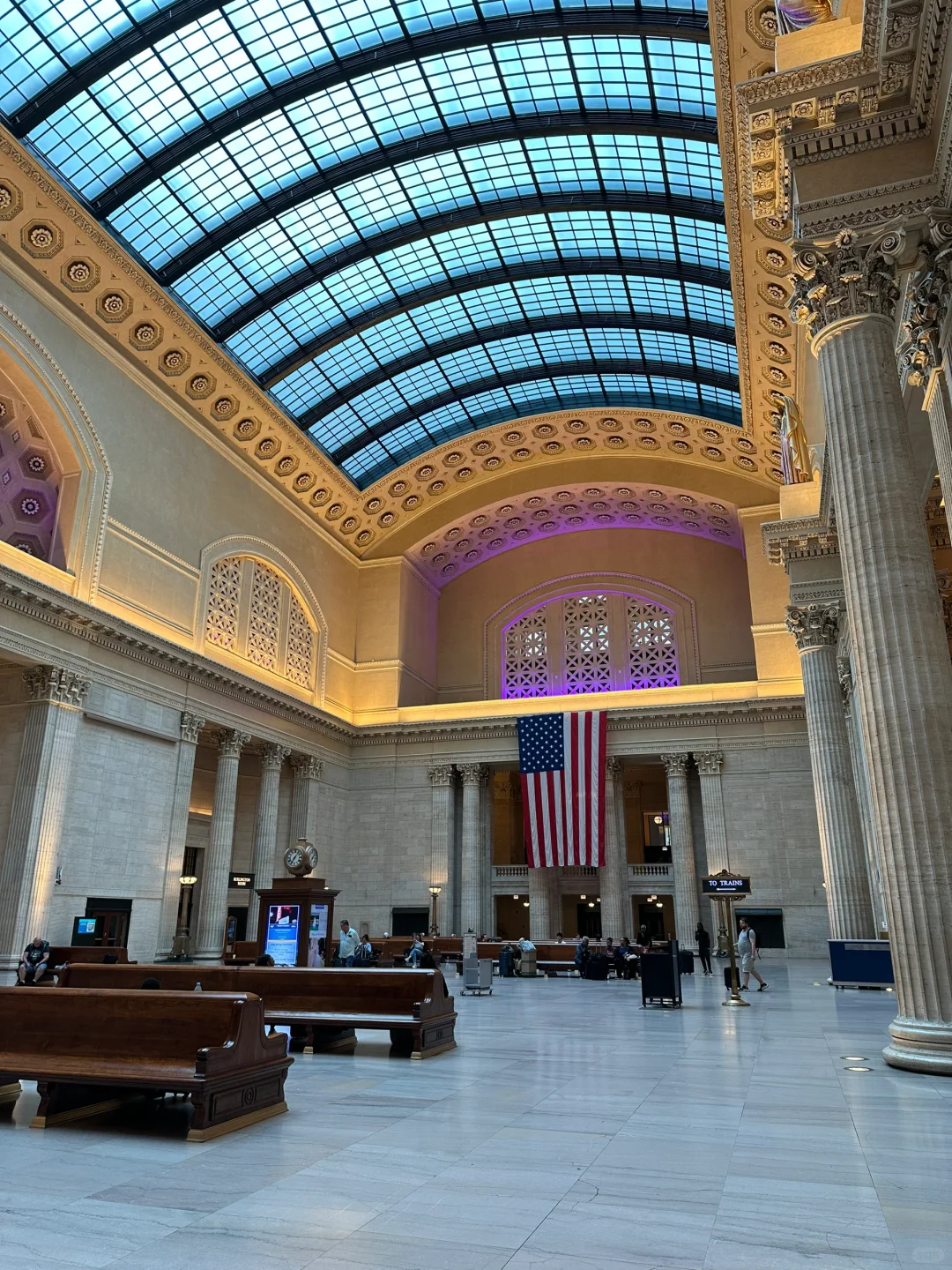 From Madison 🚌 to Downtown Chicago | Union Station is Stunning!
