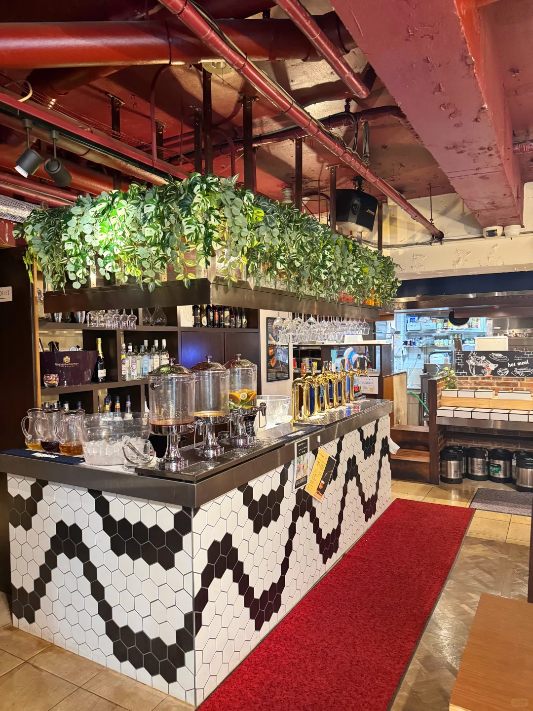 "All-You-Can-Eat Brazilian BBQ for 5,000 Yen: They Keep Cutting Until You Say Stop!"