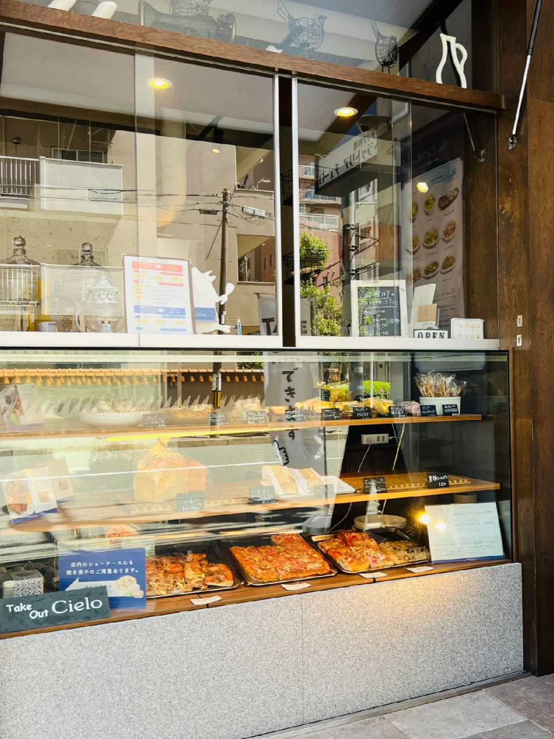 Great Italian Eatery Near Shin-Osaka Station: Delicious, Affordable, and Super Cozy Vibes!